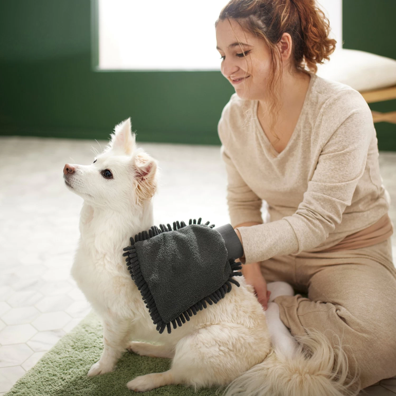 Frisco Microfiber Grooming Glove 5 Frisco Microfiber Grooming Glove - Image 5